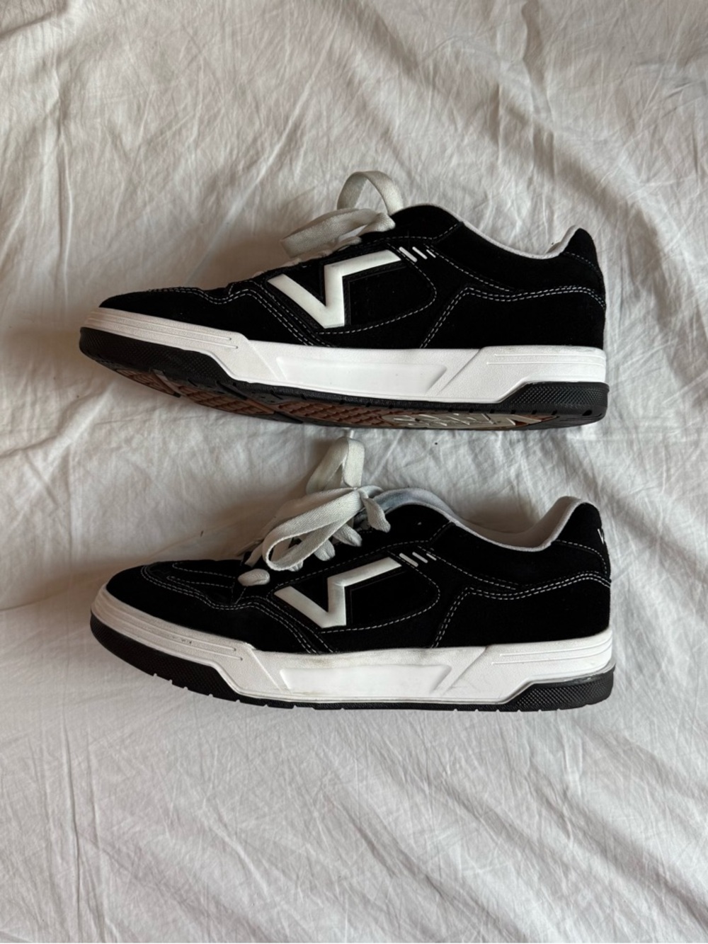 Vans chunky black/white skate shoes Men’s 11.5